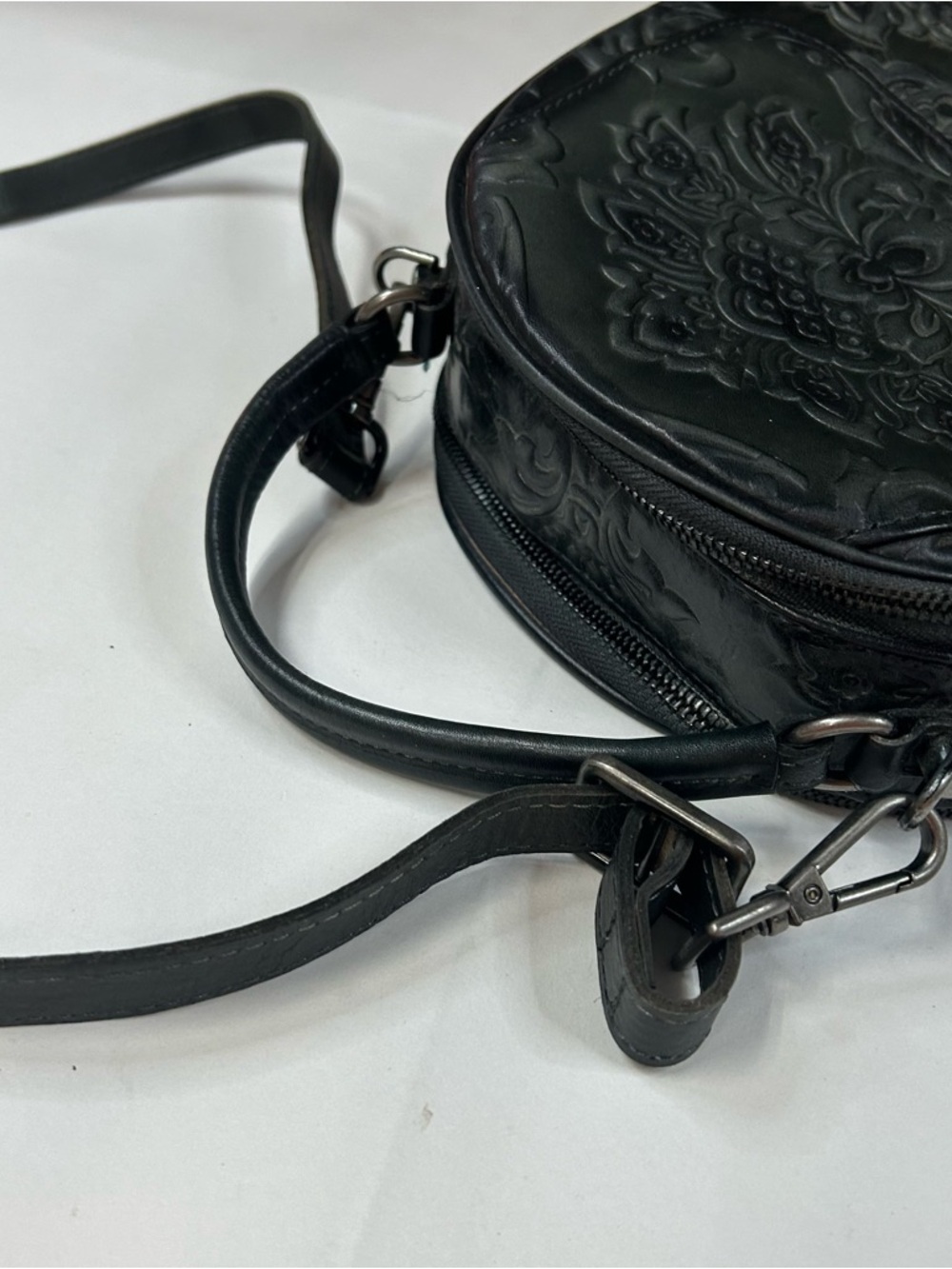 Vintage Feigitor Women’s Crossbody Backpack Purse Black Floral Embossed #1031 - Picture 15 of 15